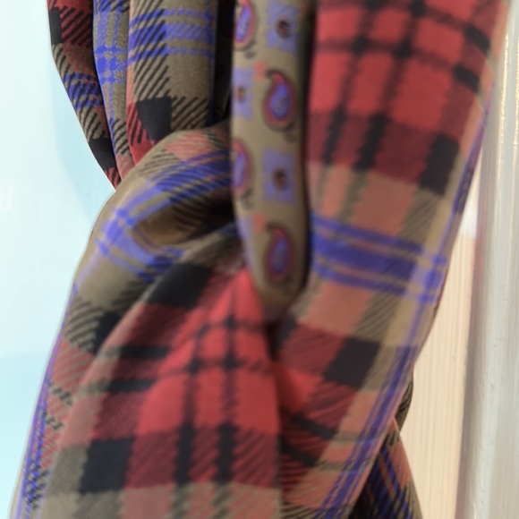 Gucci 100% Silk Plaid & Paisley Scarf - Picture 2 of 10